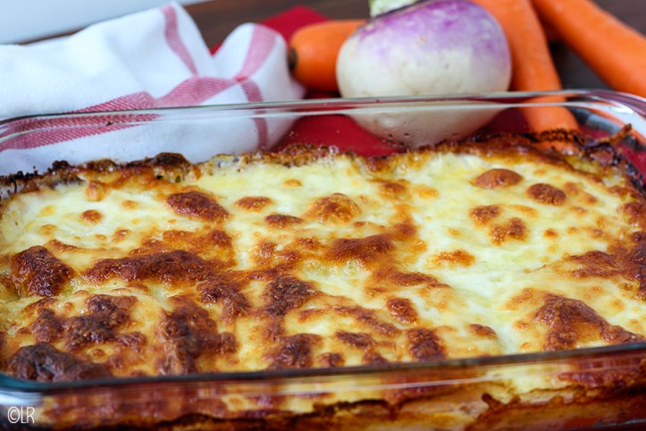 Heerlijk romige ovenschotel van meiknolletjes en wortel in bearnaisesaus met kaas.