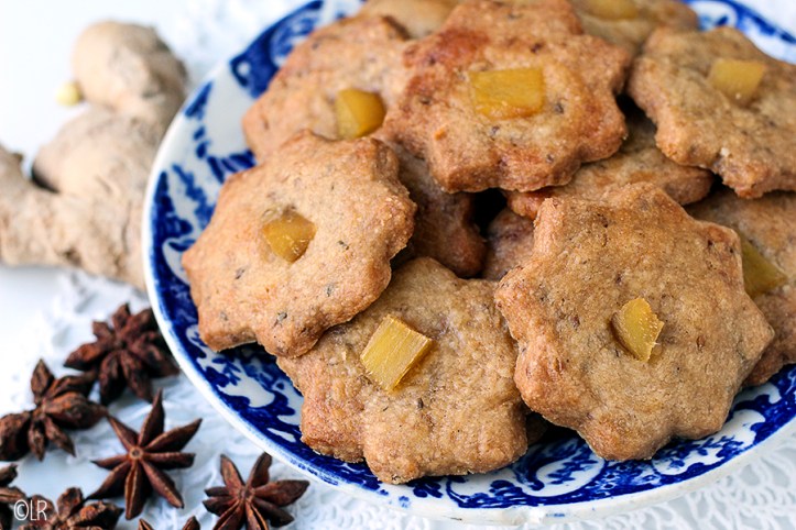Heerlijk ouderwets knapperige zandkoekjes met een warme anijssmaak en een blokje eigengemaakte stemgember er op.