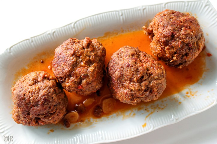 4 heerlijke balletjes gehakt in eigen jus met de verrassende smaak van gerookt vlees.