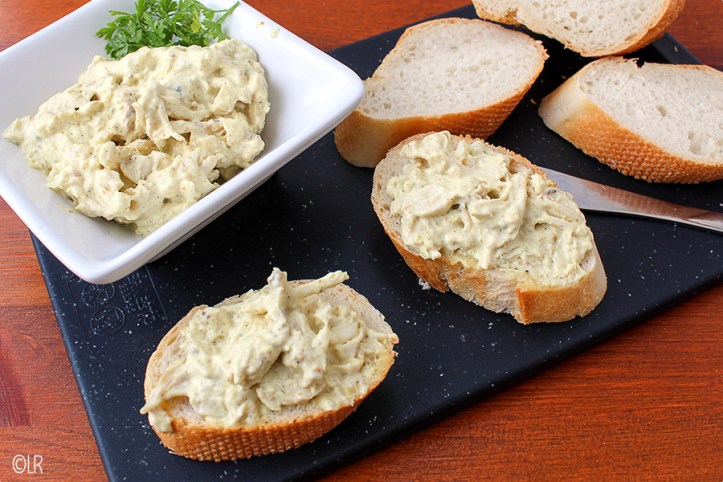 Kip-kerriesalade, lekker op een toastje of op een stukjes stokbrood.