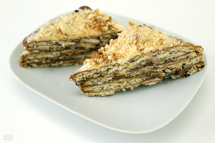 Taart zonder oven van mariakaakjes, koffie en botercrème