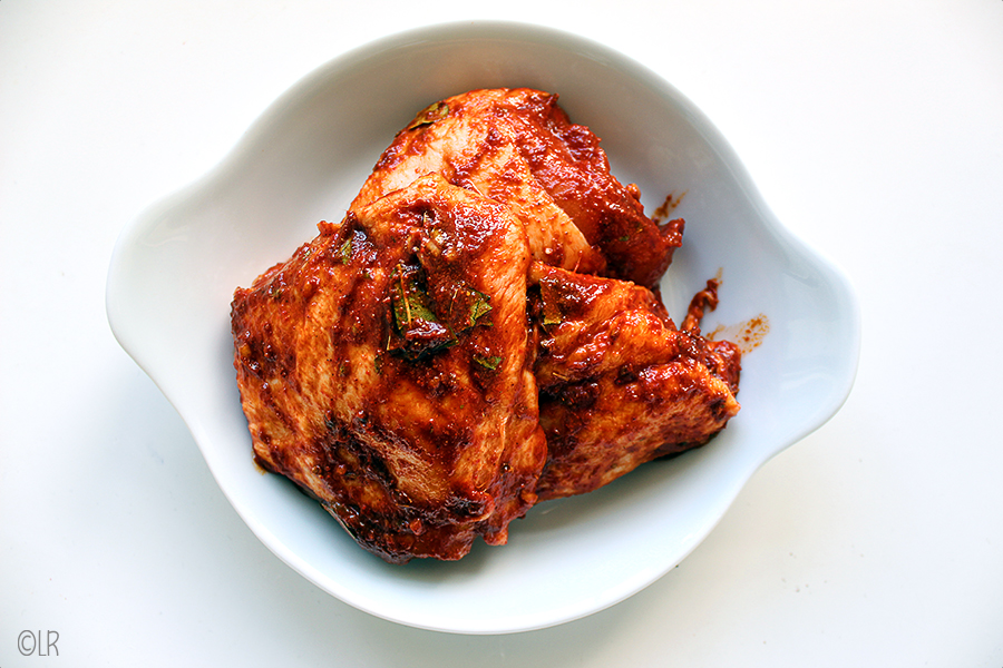 Kippendijen in een pittige marinade,